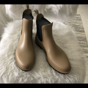 NWT, IGOR Beige Rain Boots
